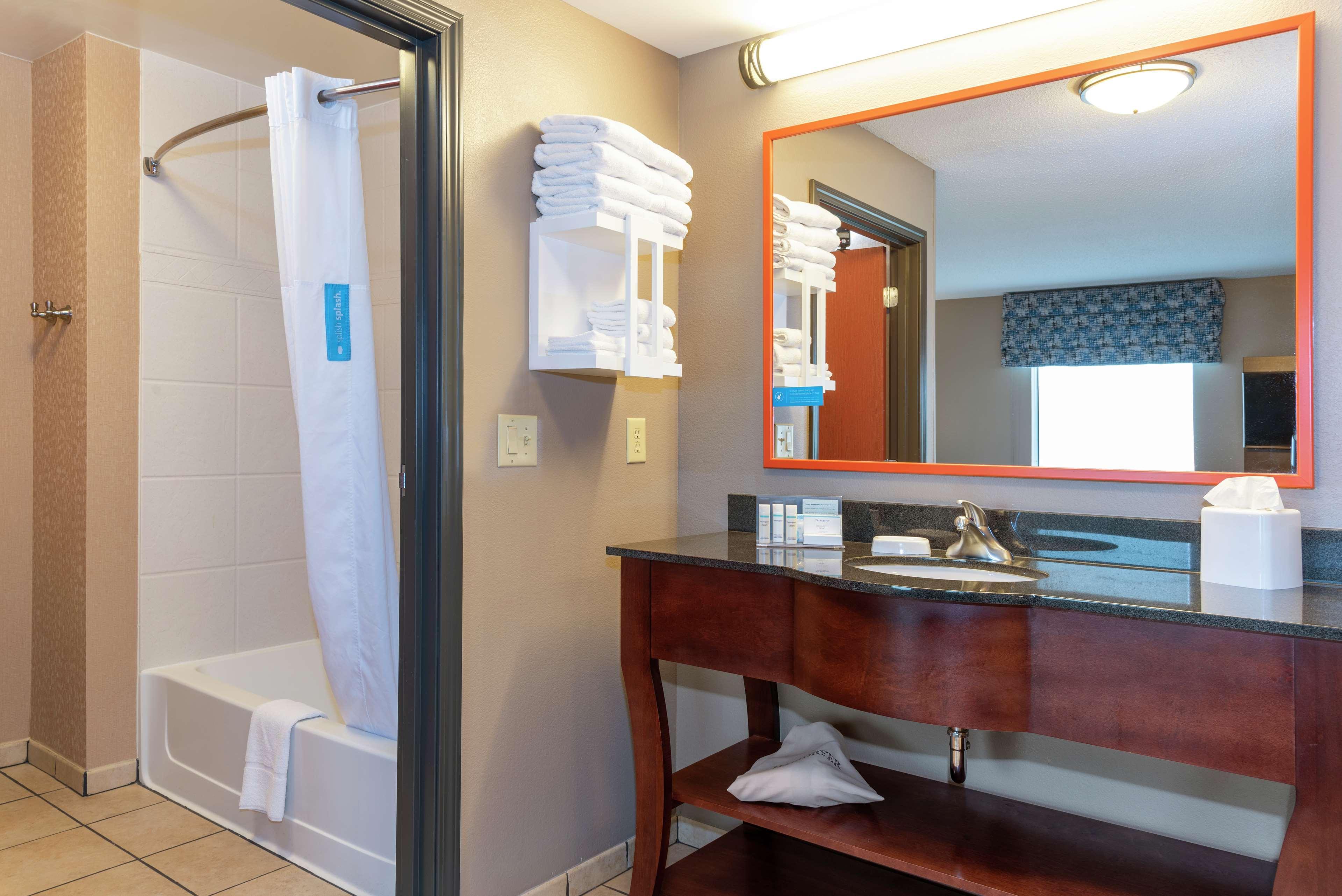 Hampton Inn & Suites Marshalltown Экстерьер фото