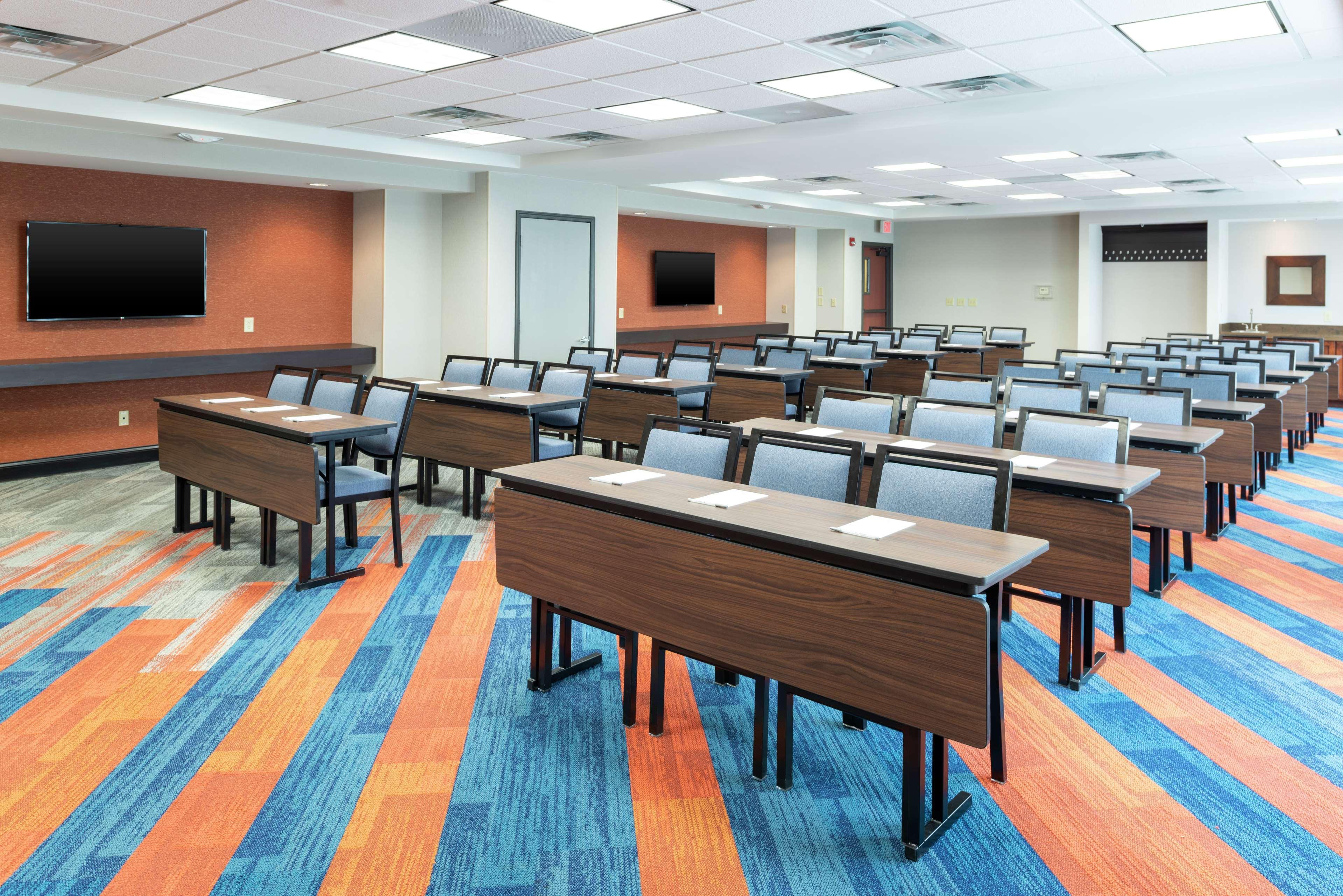 Hampton Inn & Suites Marshalltown Экстерьер фото