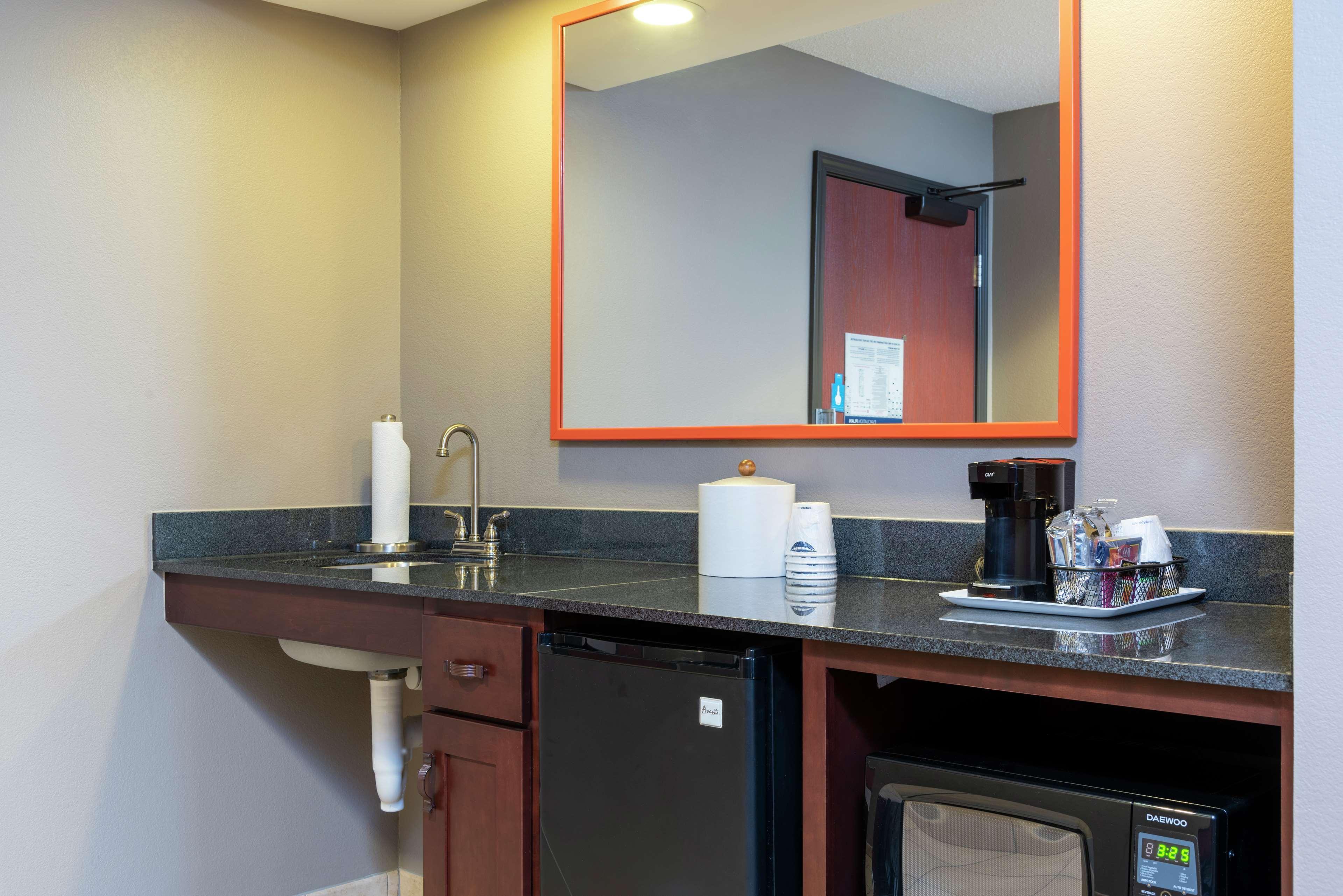 Hampton Inn & Suites Marshalltown Экстерьер фото